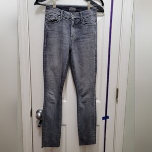 MOTHER High Waisted Looker Ankle Fray Jeans in Washed Slate